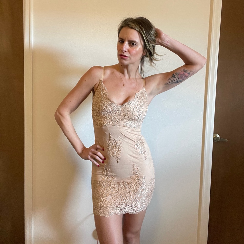 Forever21 lace detail dress